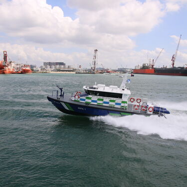 Bearing of the wheelhouse on patrol boats