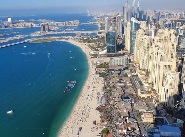 Pool Bearing Jumeirah Gate Dubai-1