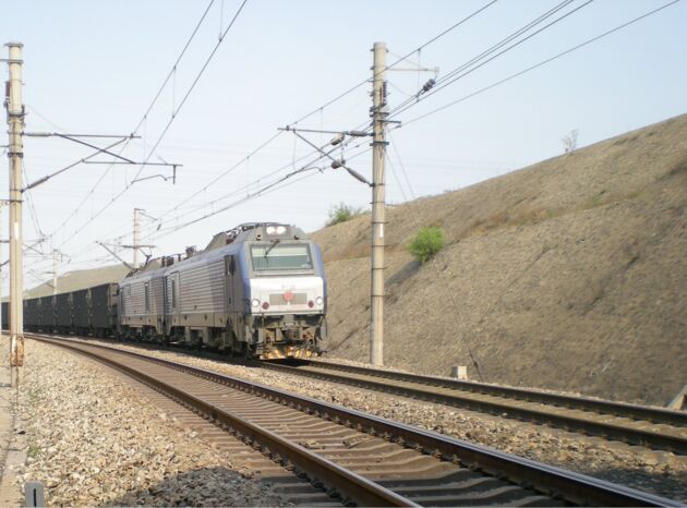 Fig. 2 Daqin coal train approaching