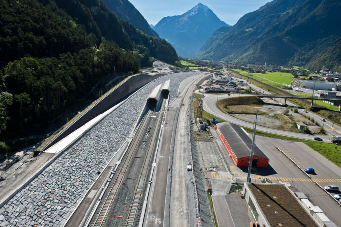 Lösungen für den Bahnoberbau_Bahnlösungen am Beispiel der Schweiz Gotthard Tunnel